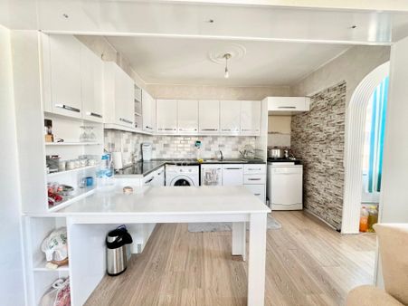 ▓yetkisi Yüksel'den Akçay Merkez'de Denize 100m Öncephe 2+1daire