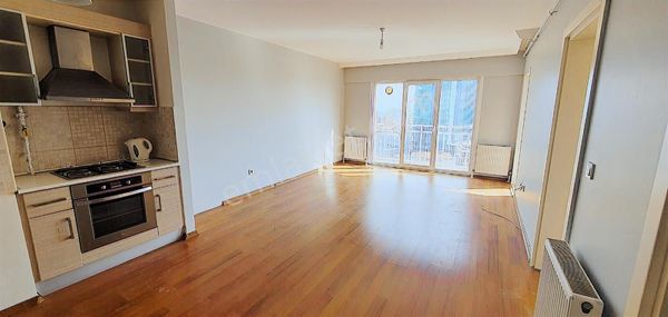 E5,metro Yanı Deniz Manzaralı Balkonlu Yatırımlık Harika Fırsat