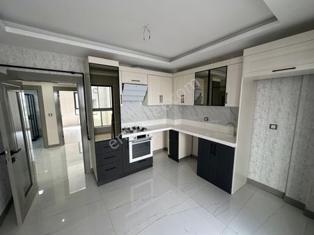 Atapark Mahallesi'nde Cadde Üzerinde Sıfır Binada Full Yapılı Daire!