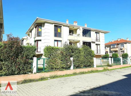 Adapazarı Merkezde Kapalı Garajlı, Kilerli Kiralık 3+1 Daire