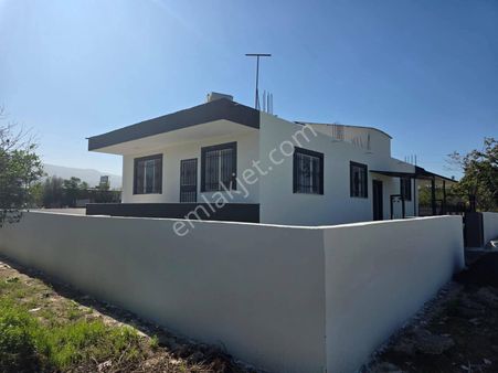 Reis Emlak'tan Tek Katlı Müstakil Arsuz Karaagaç Mah Bahçeli