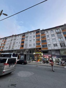 Merkezde Vatan Caddesi’nde Cadde Cephe İkinci Kat 3 + 1 Daire