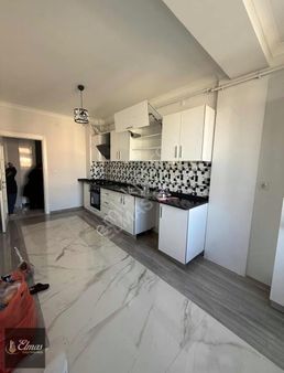 Elmastan Kiralık Albayrak Cd Üzeri 3+1 Site İçi Geniş Daire