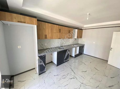 Elmastan Satılık Tarih Bulvarı Yakını Özel Garajlı 3+1 Daire