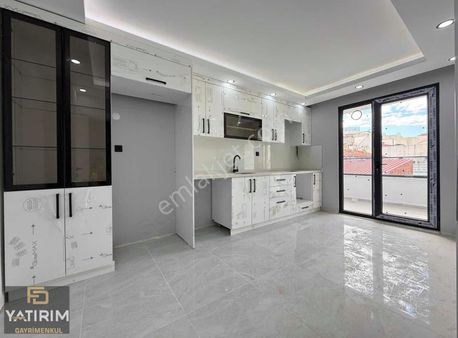 İstasyon Caddesi Üzeri 4+1 200 M2 Asansörlü Çatı Dubleks