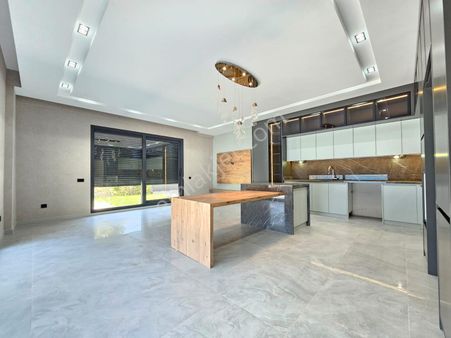 Denizli Başkarcı Da 6+1 Havuzlu Bahçeli Akıllı Ev Sistemli Ultra Lüks Satılık Villa