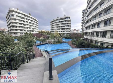 Sevcan Remax Nef Bahçelievler Özel Kısa Bloklarda Büyük Balkonlu