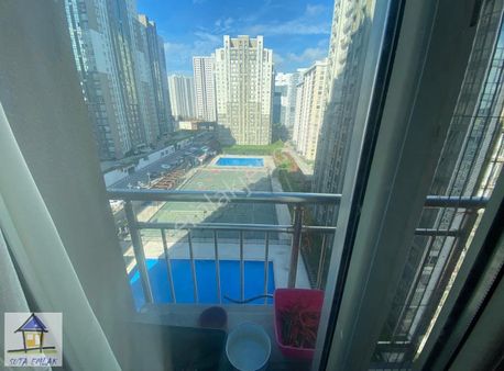 Suta Emlak İnnovia 2 De 57m2 Havuz Cepheli 1+1