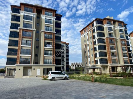 Mersin Mezitli 75. Yıl Bağımsız Mutfaklı Kiralık 3+1 Lüks Daire