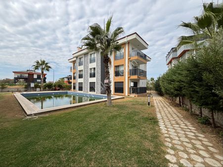 Kuşadası Davutlar’da Havuzlu Sitede 2 + 1 Satılık