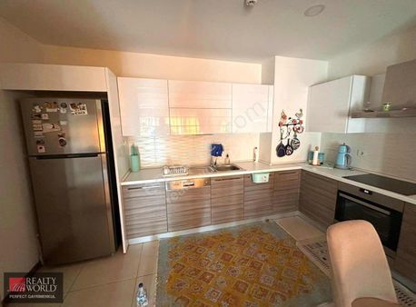 *realty World* Sembol İstanbul'da Kiralık Eşyalı Fırsat Daire