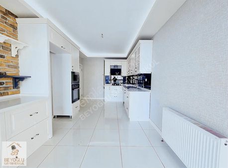 Beyoğlu'ndan Hastane Yanı T.balkonlu 6.kat Sitede Satılık 4+1