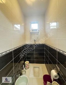 Yenibosna Çakmak Durağı Yakını 5+1 Satılık Dublex Daire