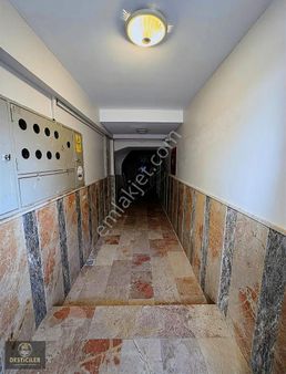 Ad-desticiler Çarşı Merkezi Konumda 3+1 Geniş Daire