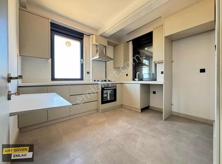 Yeniköy Mh Lüx 1.sınıf İşçilik Geniş Ferah 2+1 160 M2 Dublex