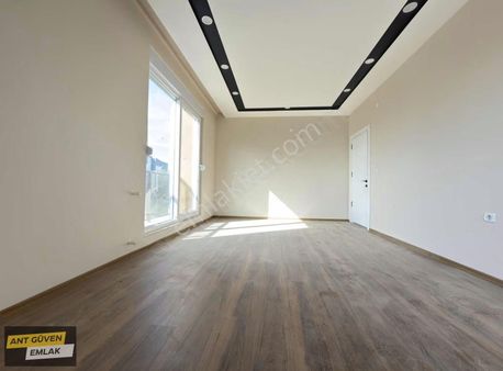 Bahçeyaka Ara Kat Cadde Üzeri 2+1 105 M2 Asansörlü