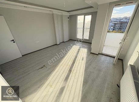 Gebze Adem Yavuz Kapalı Pazar Yanı Asansörlü 3+1 Dublex