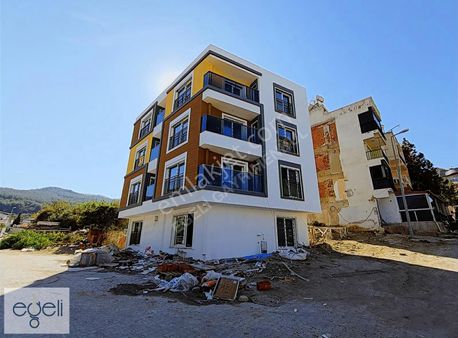 Kuşadası Davutlar'da 1+1 Ara Kat Satılık Sıfır Daire