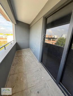 Klc Den Paşaalanı Sanayide 5 M Migros Yakını 240 M² İşyeri