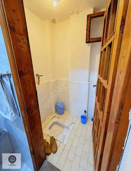 Hüsem Gayrimenkul'den Meydana Yakın Ara Kat Geniş 3+1 Daire