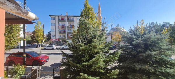 Fatih Özdemir Gayrimenkul'den Mimarsinan Caddesinde 3+1