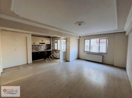 Güzelyalı Merkezde Feribot Yolu Üzeri Arakat 2+1 Daire