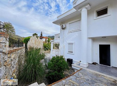 Fethiye Üzümlü De Satilik Lüks Büyük Bahçeli Müstakil Villa