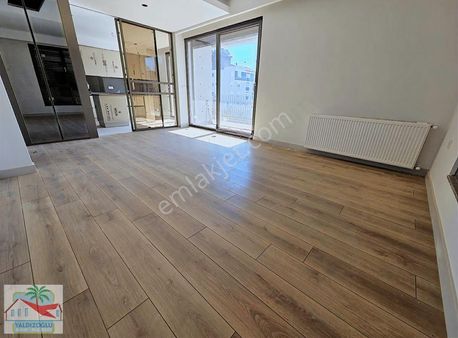 Bahçeyaka'da Sitede Satılık 3+1 135 M2 Arakat Lüks Daire
