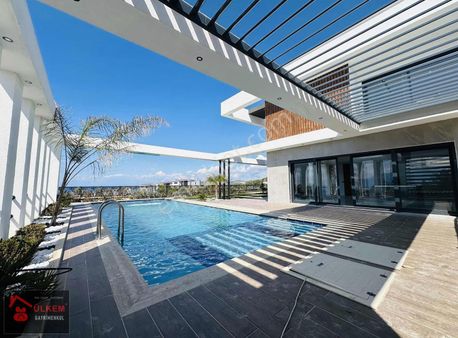 Soğucakta 500m2 Full Deniz Manzaralı Ultra Lüks Villa
