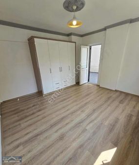 Fesleğen Mahallesinde Satılık Masrafsız 3.5+1 Daire