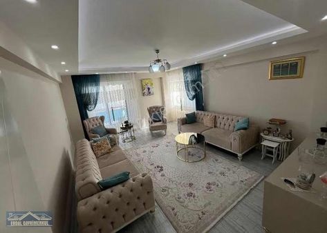 Şemijkerde 3+1 Geniş Balkonlu Açık Otoparklı Fırsat Daire