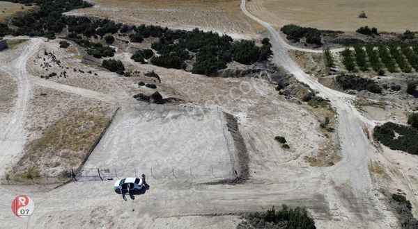 Antalya Korkuteli Uzunoluk Mahallesinde Satılık 675m2 Köşe Arsa