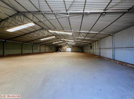 Otoban Bağlantısına Ve Sanayi Bölgesine Çok Yakın 1.300 M² Depo