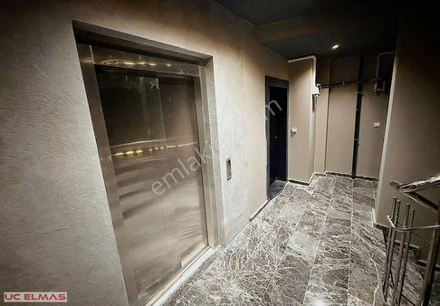 Üç Elmastan 2+1 Üst Düzey İşçilik Harika Lokasyon Satılık Daire