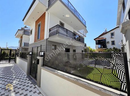 Fethiye Gayrimenkulden Akarca Mah. Satılık 4+1 Villa