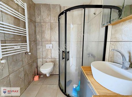 Remax Mıd'den Gop Mahallesın'de Mükemmel Konumda Yatırımlık 1+1