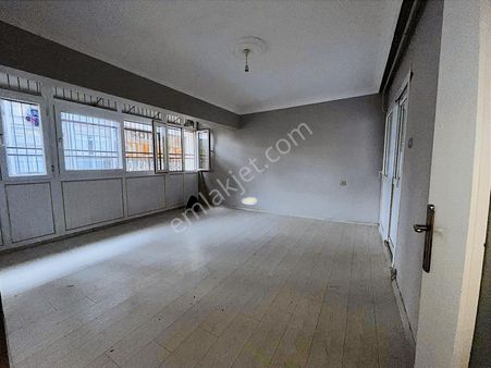 Yüreğir Başkent Hastanesi Acil Karşısı 2+1 Kapalı Mutfak