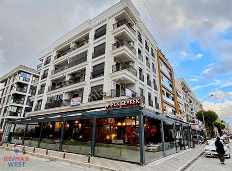 Fazıl Bey Caddesi Üzerinde/ebeveyn Banyolu/önü Açık/köşe Daire