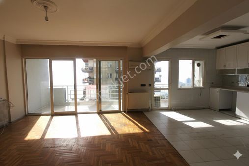 75. Yıl Mh Yeşil Sitem Sitesinde Deniz Manzaralı 3+1 Kiralık Daire