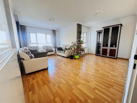 İster Eşyalı - İster Eşyasız Natoyolu Cadde Yakını Ara Kat 3+1 !