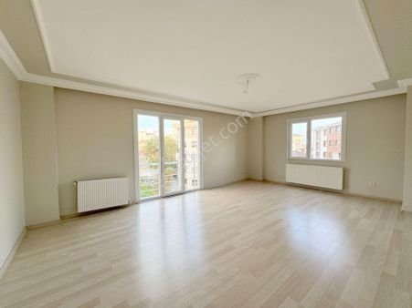 Mertcan'dan Caddeye Yürüme İskanlı Kaçmaz Fiyata Geniş 2+1