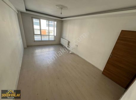 Şeker Emlaktan Erenköy Mah.yıdırım Cad.yakını 100m² 2+1 Daire