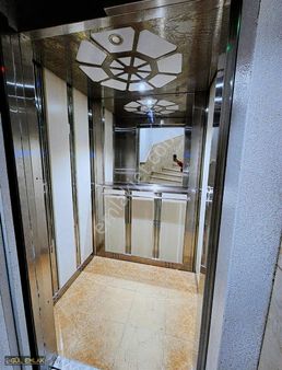 Karapürçek Te Cadde Üzerinde Asansörlü 1kat Bakımlı Daire