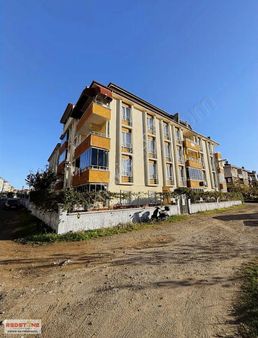 Aziziye'de Havuzlu Sitede,kombili Cam Balkonlu 2+1 Satılık Daire