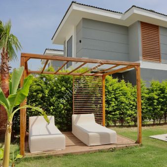 Kuşadası Güzelçamlıda Acil Satılık Sıfır Villa