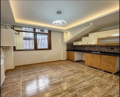 Metrobüse Yakın 2+1 Düz Giriş Kelepir Daire