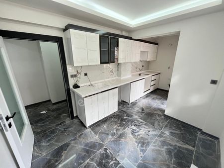 Battalgazi Sıfır American Mutfaklı 3+1 Giriş Kat 1.sınıf İşçilik