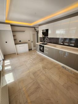 Gül Emlaktan Karapürçekte Full Yapılı 3+1 Geniş Daire