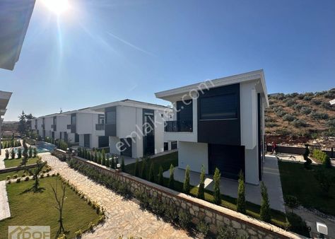 Villacı Onur'dan Fırsat Satılık Tam Müstakil 3+1 Ayrı Mutfaklı Villalar