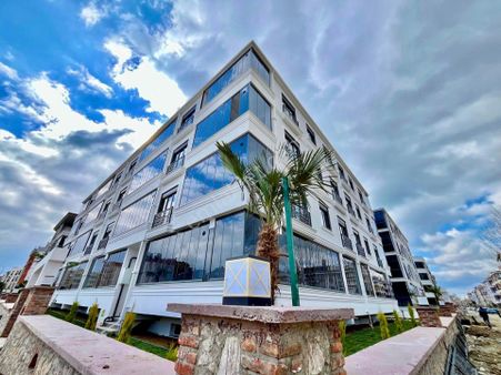 Akçay Sezgin Emlaktan Sıfır & Ayrı Mutfak Asansörlü Satılık 2+1 Daire